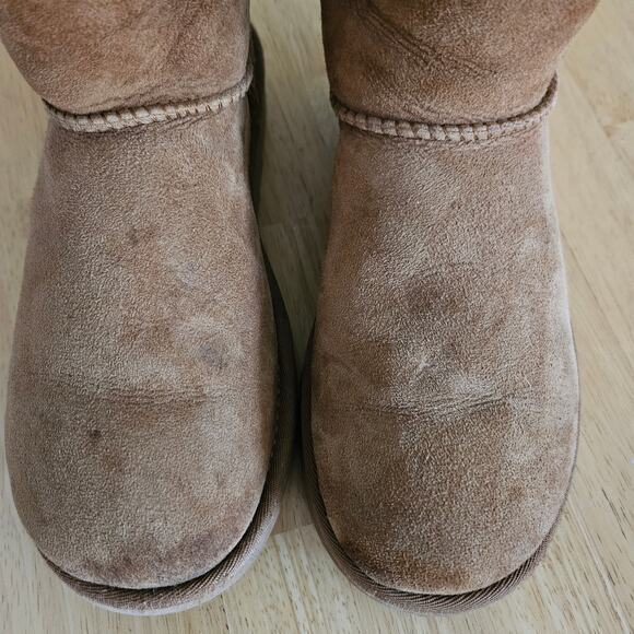 UGG Bailey Bow Tall Sheepskin Boots Chestnut Women’s 7 Flaws - Picture 3 of 11